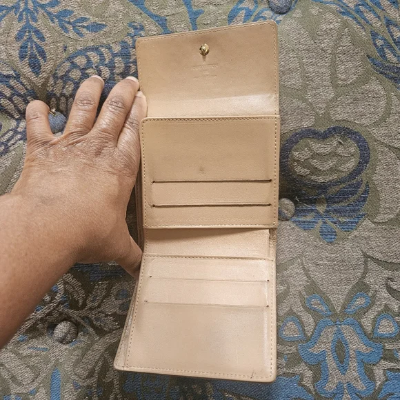 Sale 🎉 Louis Vuitton Vernis Monogram Elise Wallet Tan Rare Vintage Compact - Picture 8 of 13